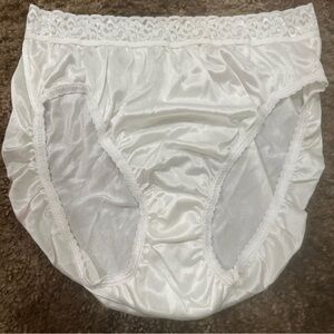 Vtg Hanes Her Way Panty 9 Silky Satin White Nylon Hi Cut Wide Lace Waistband New